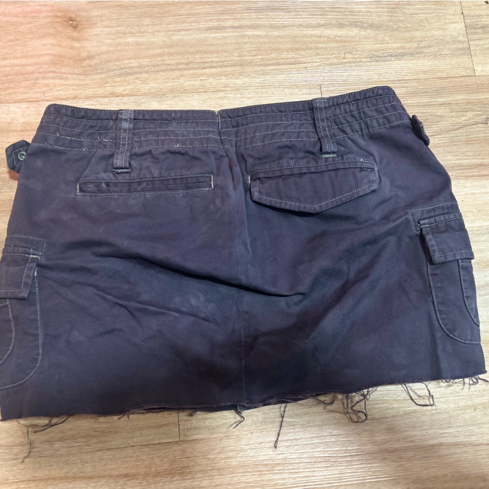 mini skirt - Picture 2 of 3